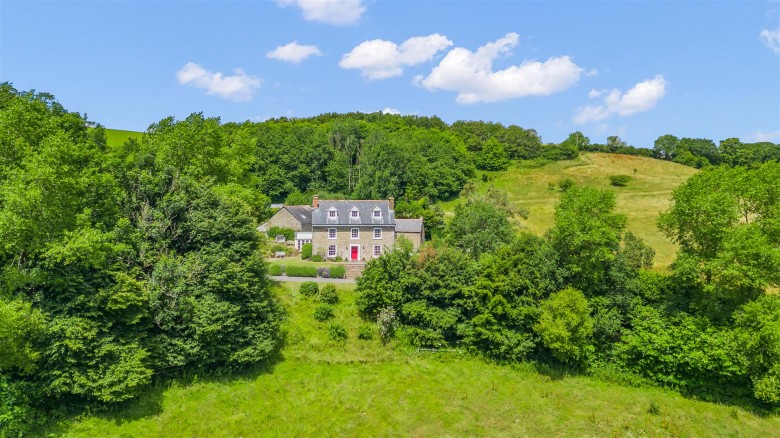 Click the photo for more details of Hown, Loddiswell, Kingsbridge