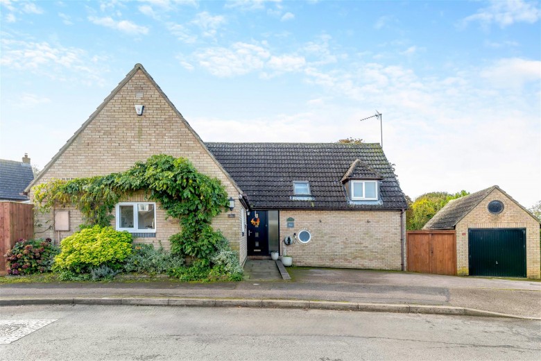Click the photo for more details of The Moors Drive, Middleton Cheney