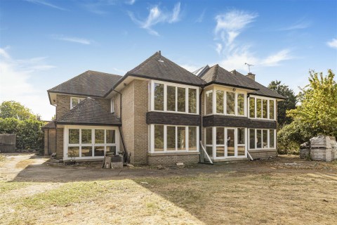 Click the photo for more details of High Street, Hemingford Abbots, Huntingdon