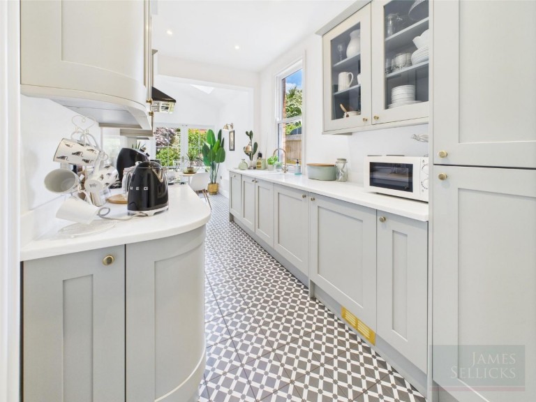 Images for NO CHAIN - Sidney Road, South Knighton, Leicester