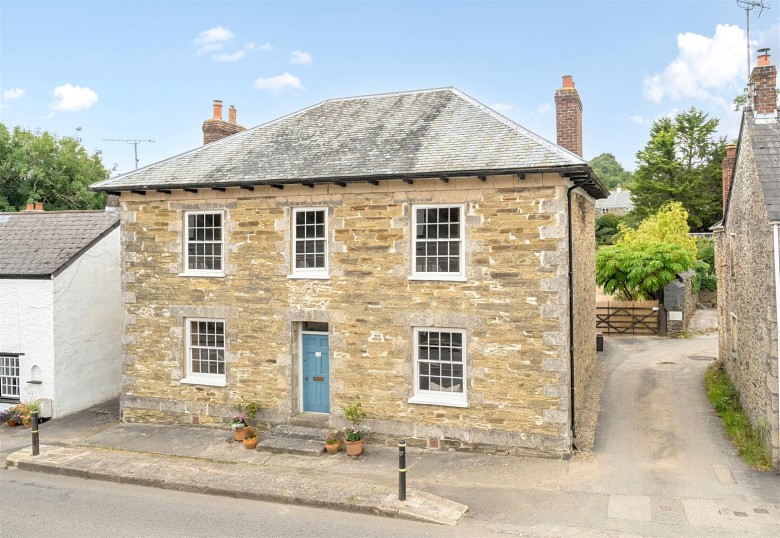Click the photo for more details of Fore Street, Grampound, Truro