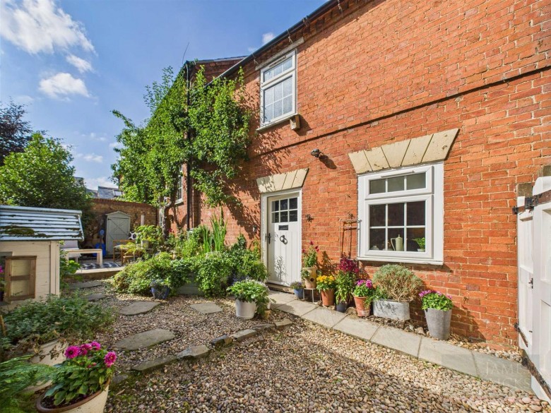 Click the photo for more details of Pear Tree Cottage, Clipston, Market Harborough