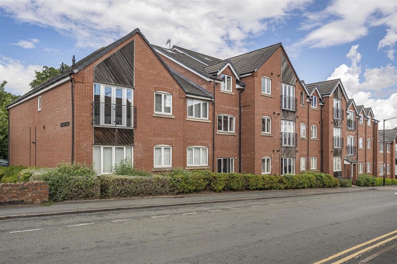 Click the photo for more details of Charles Warren Close, Rugby, CV21