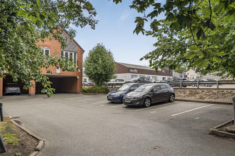 Images for Charles Warren Close, Rugby, CV21