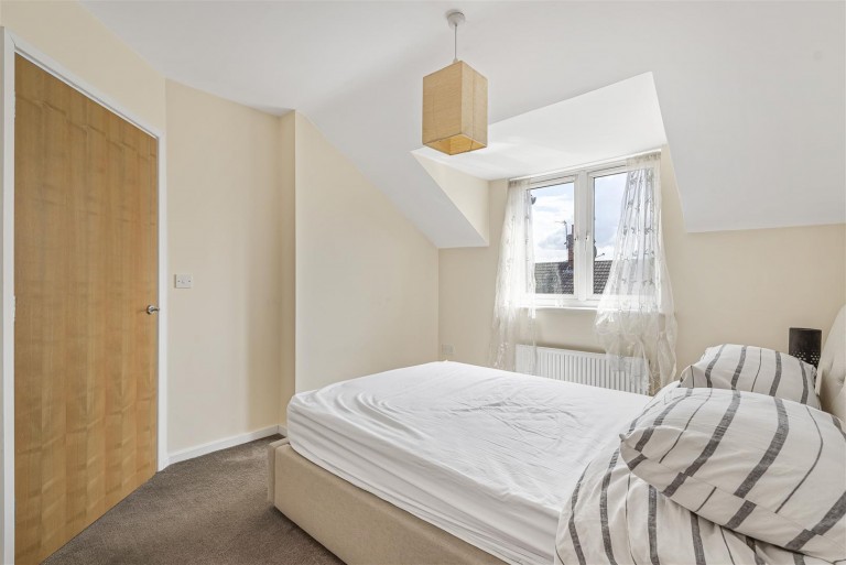 Images for Charles Warren Close, Rugby, CV21