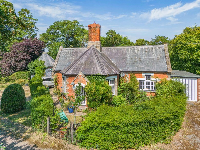 Click the photo for more details of Newmarket Road, Fordham