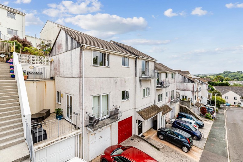 Click the photo for more details of Saffron Park, Kingsbridge