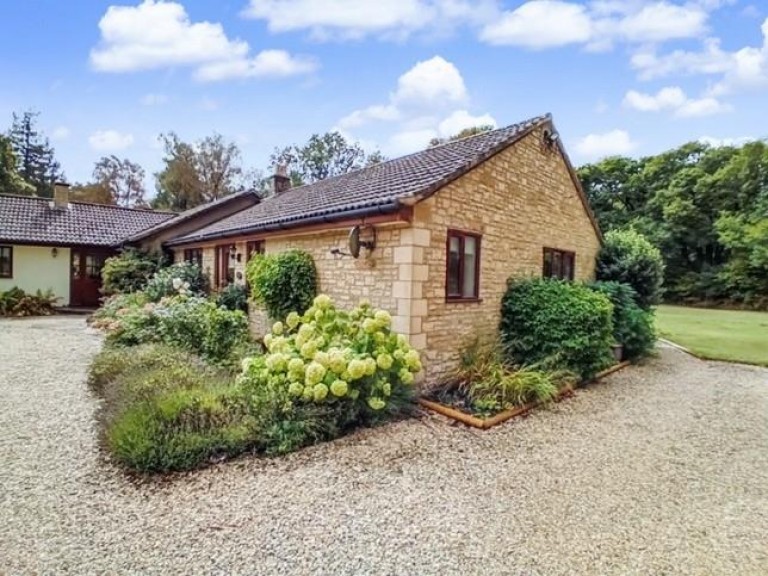 Images for Holmbushes, Leigh
