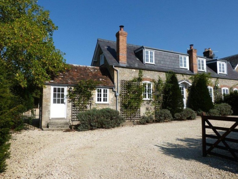Click the photo for more details of Thornhill, Stalbridge, Sturminster Newton