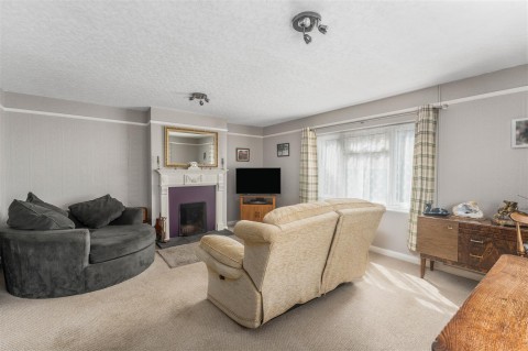 Click the photo for more details of High Street, Cropredy, Banbury