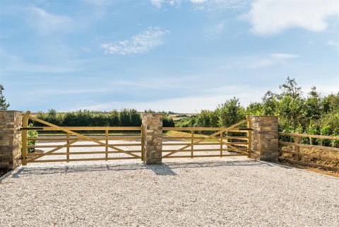 Click the photo for more details of Lydacott, Barnstaple