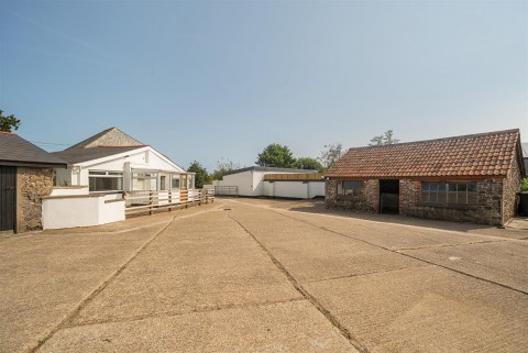 Click the photo for more details of Lydacott, Barnstaple