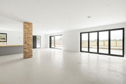 Click the photo for more details of Northampton Road, Welford, NN6