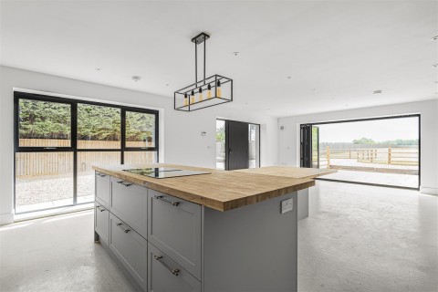 Click the photo for more details of Northampton Road, Welford, NN6