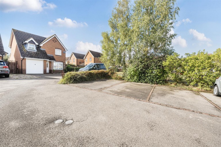 Images for Kestrel Crescent, Brackley, NN13 6PX