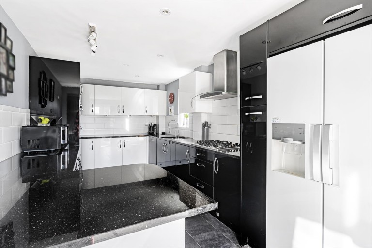Images for Preston Drive, Daventry, NN11
