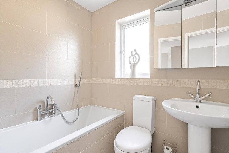 Images for Preston Drive, Daventry, NN11