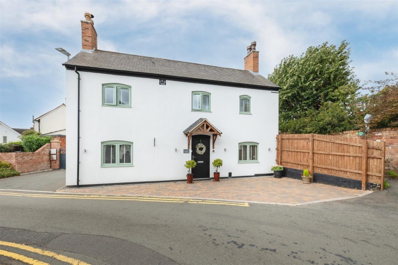 Click the photo for more details of Chapel Street, Oakthorpe, DE12