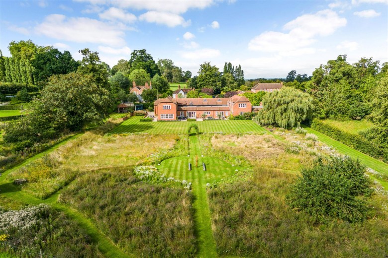 Click the photo for more details of Remenham Hill, Remenham, Henley-On-Thames