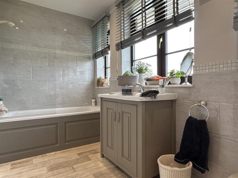 Images for Chittlehamholt