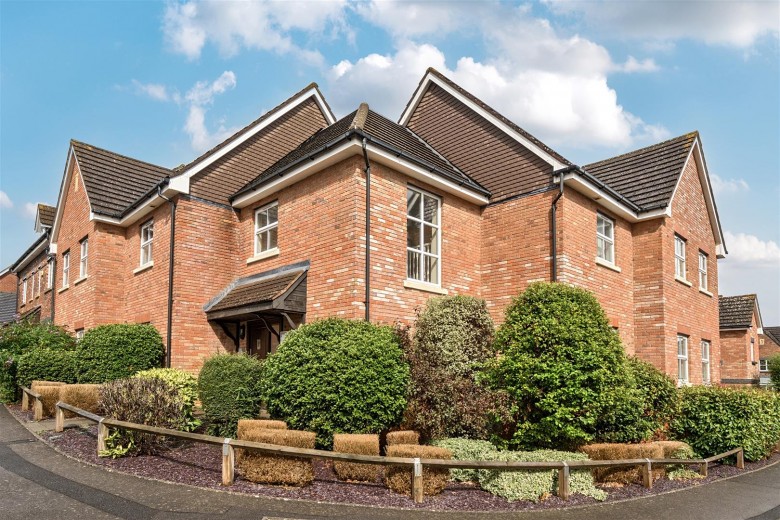 Click the photo for more details of Rowe Close, Rugby, CV21
