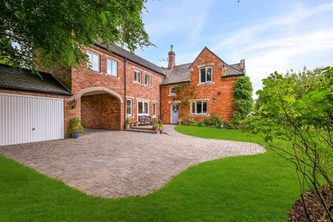 Click the photo for more details of Old Vicarage Gardens, Skellingthorpe, Lincoln