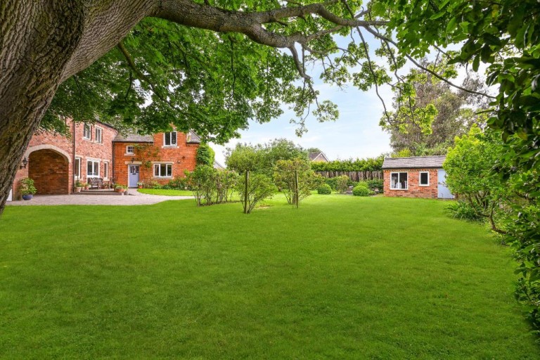 Images for Old Vicarage Gardens, Skellingthorpe, Lincoln