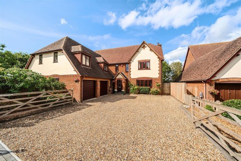 Click the photo for more details of 12 West End Lane, Bishopstone, Swindon