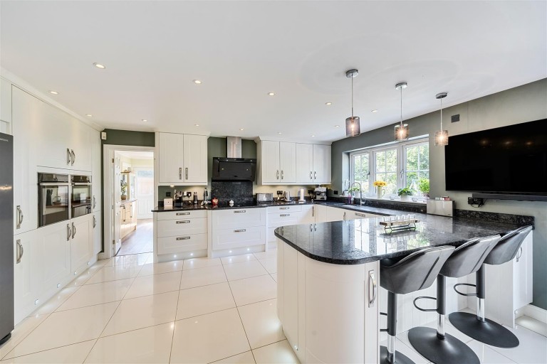 Images for 12 West End Lane, Bishopstone, Swindon