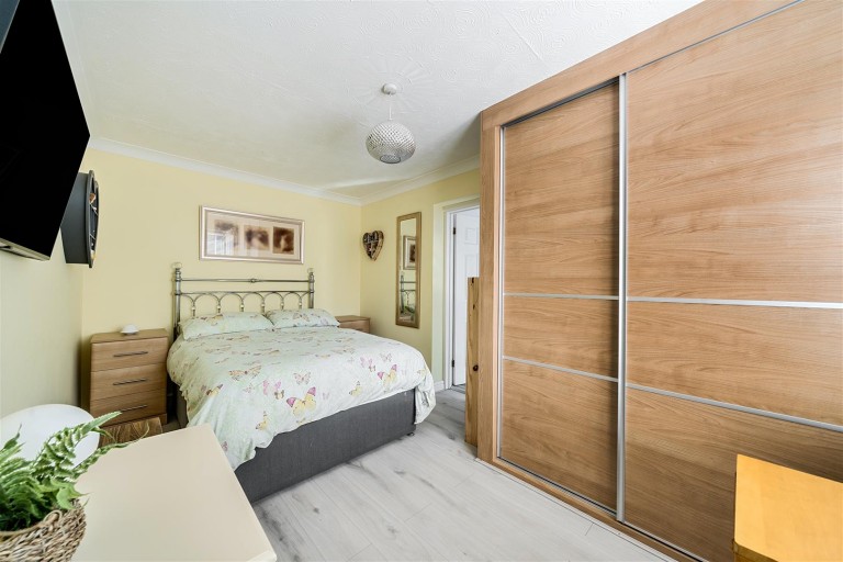 Images for 12 West End Lane, Bishopstone, Swindon
