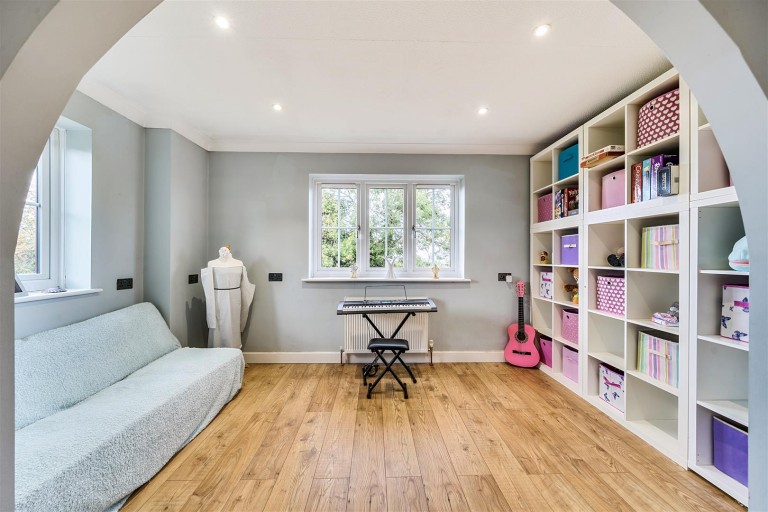 Images for 12 West End Lane, Bishopstone, Swindon