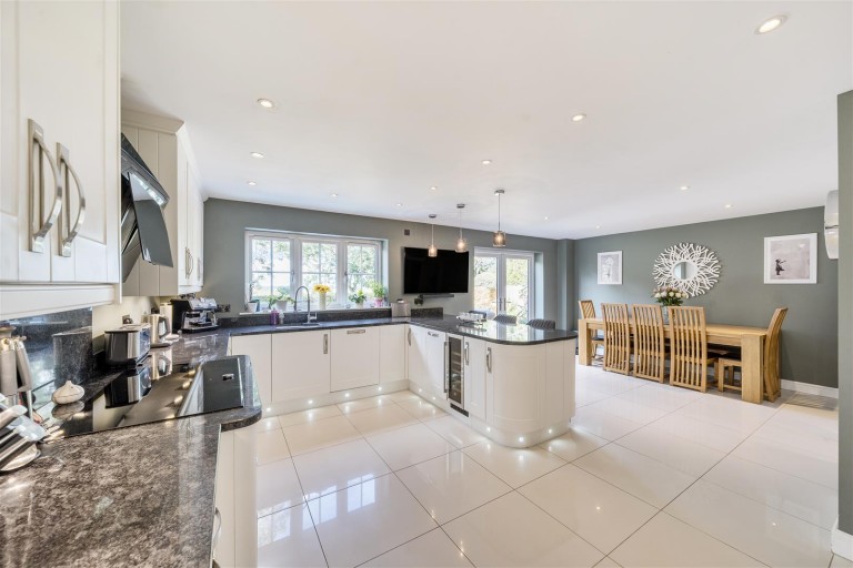 Images for 12 West End Lane, Bishopstone, Swindon