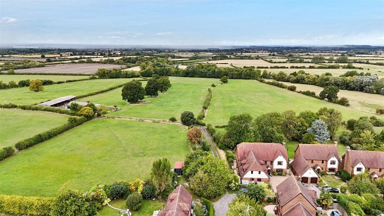 Images for 12 West End Lane, Bishopstone, Swindon