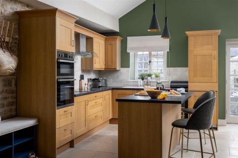 Click the photo for more details of Sheep Street, Stow on the Wold, Gloucestershire