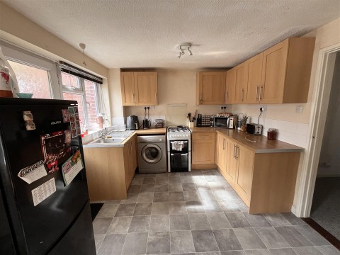 Click the photo for more details of Hawthorn Road, Yeovil, Somerset, BA21 4PQ