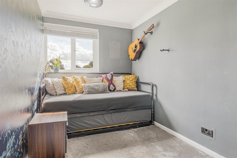 Images for Pinza Close, Newmarket