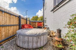 Images for Pinza Close, Newmarket