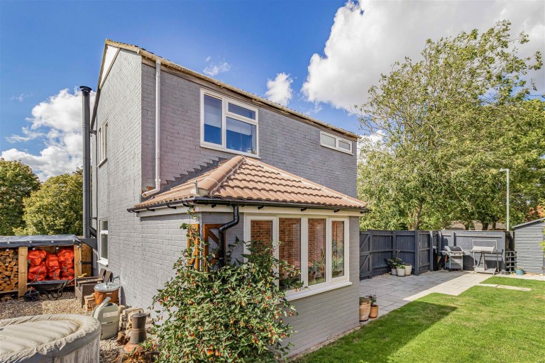 Images for Pinza Close, Newmarket