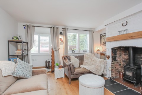 Click the photo for more details of Main Road, Middleton Cheney, Banbury