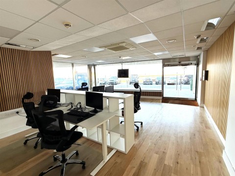 Click the photo for more details of Cowes, Isle of Wight