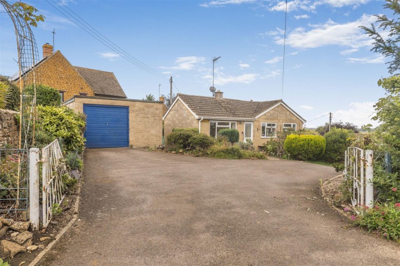 Click the photo for more details of Main Street, Great Bourton, Banbury