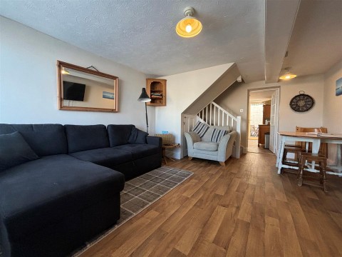 Click the photo for more details of Medina Road, Cowes