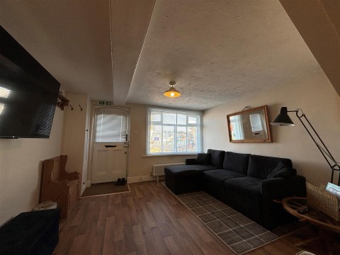 Click the photo for more details of Medina Road, Cowes