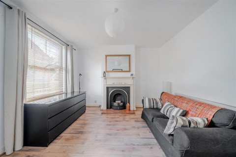 Click the photo for more details of Lawford Lane, Rugby, CV22