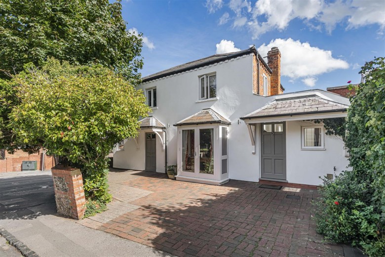 Click the photo for more details of 1 Church Street, Henley-On-Thames