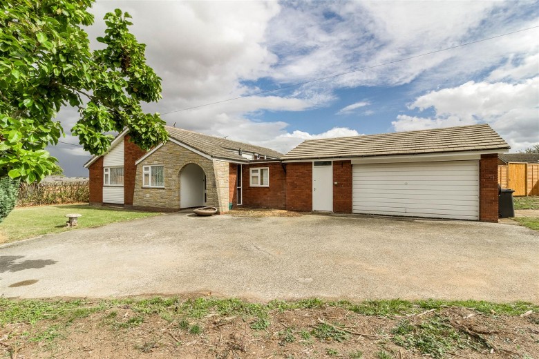 Click the photo for more details of Chestnut Lane, Clifton Campville, B79