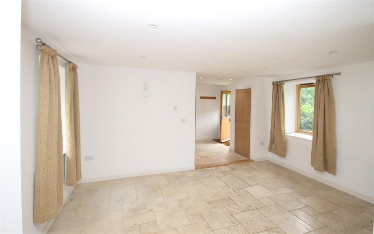 Images for 6 Puckwell Farm, High Street, Niton