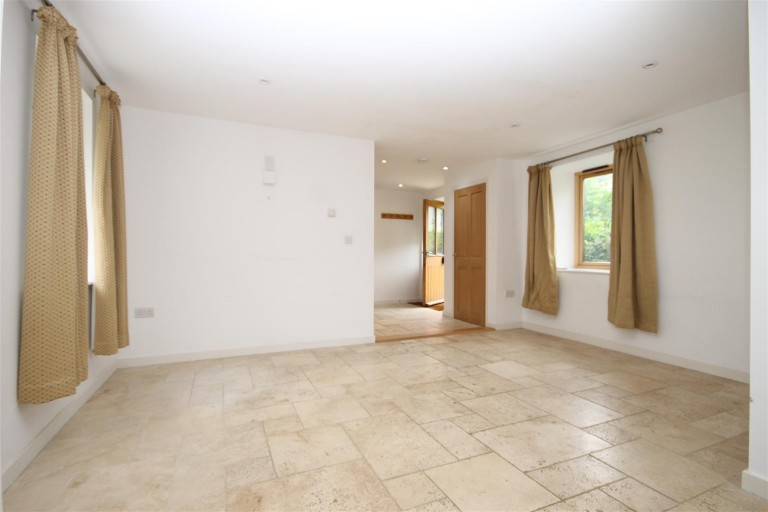 Images for 6 Puckwell Farm, High Street, Niton
