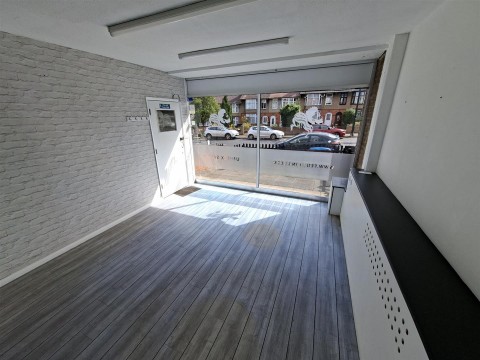 Click the photo for more details of Kingsley Park Terrace, Northampton, NN2