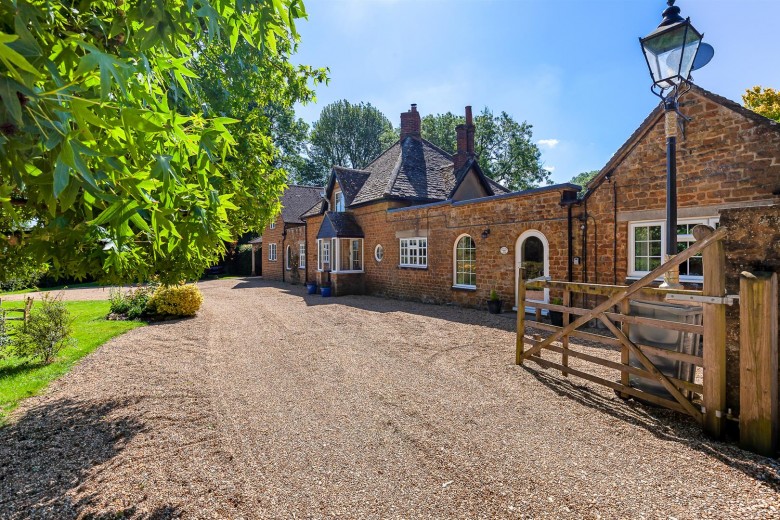 Click the photo for more details of Over Worton, Oxfordshire